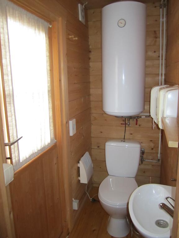 Pivarootsi Holiday Village Rum bild